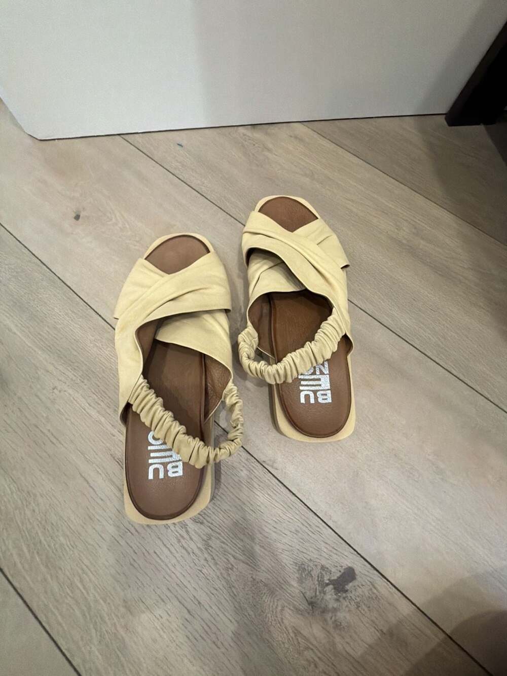 Bueno Janessa Leather Slingback Platform Sandals